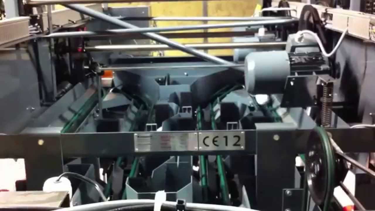 Mecanismo de pinsetter de boliche en primer plano